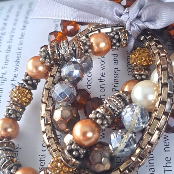 Setbof 4 strechy bracelets inwarm gold rich tones - Picture 2 of 3